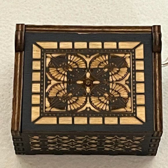 Totoro Hand Crank Wooden Music Box Studio Ghibli Anime Musical Music - Picture 4 of 9